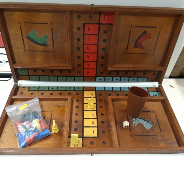 Ancien Jeu De Dada En Bois Distributeur Officiel 1