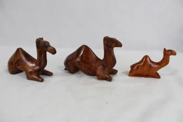 à prix imbattables Lot De 5 Statuettes Dromadaires En Bois 4